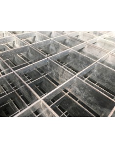 REJILLA ESTANTERIA PRENSADA 44X44 MALLA TIPO TRAMEX 635 X 1600